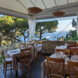 La Roquebrunoise Vue Mer Et Château inside