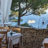 La Roquebrunoise Vue Mer Et Château inside