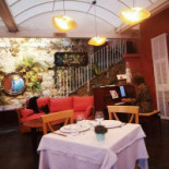 La Roquebrunoise Vue Mer Et Château inside