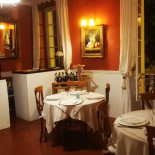 La Roquebrunoise Vue Mer Et Château inside