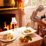 La Roquebrunoise Vue Mer Et Château inside