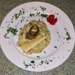 Poissonnerie Du 8 Mai food