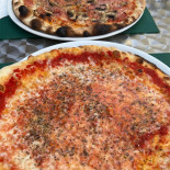 Pizza Stefano “les Pizzas Despouilles” Food