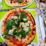 Pizza Stefano “les Pizzas Despouilles” Food