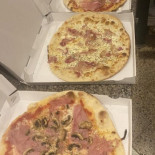 Pizza Stefano “les Pizzas Despouilles” Food