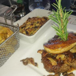 Le Touristique Comida