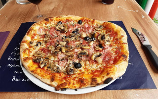 Pizzeria L'arago food