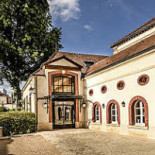 Champagne Billecart-salmon outside