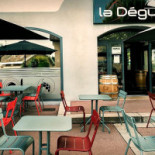 La Dégust’ outside