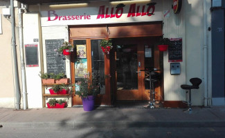Allo Allo outside