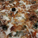 Le Kiosque à Pizzas De Saint Bonnet De Mure Nourriture