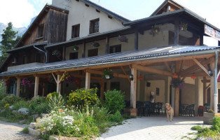 Le Pascarel outside
