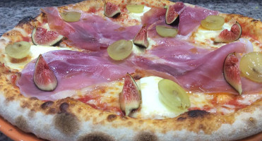 Pistou Pizza food
