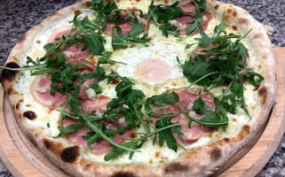Pistou Pizza food