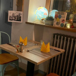 Le Bonnet D'âne Dentro