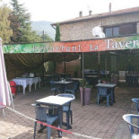 La Taverne outside