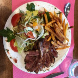 Le Cours Du Drac food