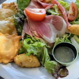 Le Cours Du Drac food