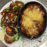 Le Cours Du Drac food