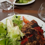 Le Cours Du Drac food