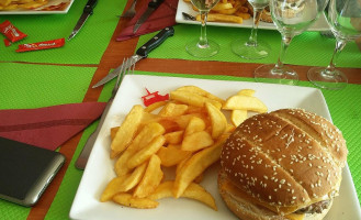 Le Boeuf Chantant Comida
