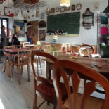 À Deux Pas Dupont Dentro