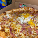 Pizza Sandwich De La Reine food