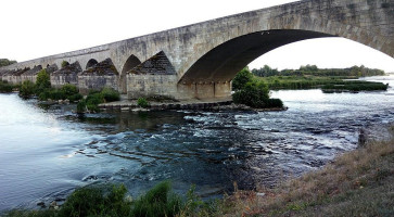 Au Pont outside