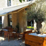 La Sauce y est ... outside