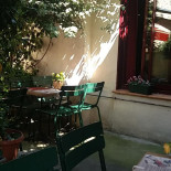 Cafe Brun outside
