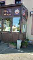 De La Gare outside
