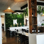 La Planque Des Bons Vivants Dentro