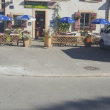 Au Chaudron Vert Extérieur