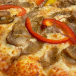 Pizz'art Mona Lisa Pizzeria à Bons En Chablais food