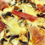 Pizz'art Mona Lisa Pizzeria à Bons En Chablais food