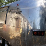 R'stream Burger Street Food Exterior