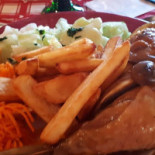 Aux Anciennes Halles food