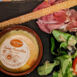 Les Filles D'à Côté food