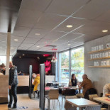 Kfc Montévrain Chanteloup En Brie Dentro