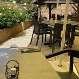 Le P'tit Cardinal outside