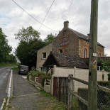 Le P'tit Cardinal outside