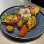 Le P'tit Cardinal food