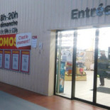 Carrefour Contact outside