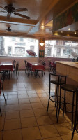 Salon Kébab inside