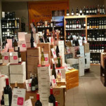 La Cave des Tontons Dentro