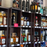 La Cave des Tontons Dentro