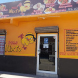 Camion Pizza outside