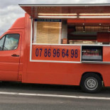 Camion Pizza outside