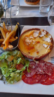 Le Comptoir des Halles food