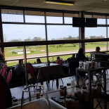 De L'hippodrome inside